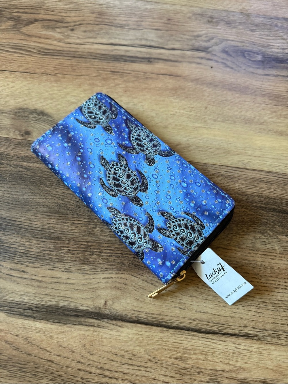 Lucky 7 Blue Turtle Print Zip Wallet